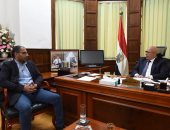 رئيس الشركة مع الزميل أحمد حسن 