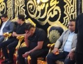 الحزن يخيم علي حمو بيكا في عزاء والده