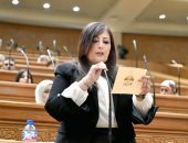النائبة إليزابيث شاكر عضو مجلس النواب