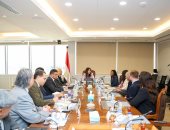 وزيرة الإسكان مع وفد البنك الدولى 