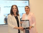 عميد إعلام عين شمس تُكرم الكاتبة الصحفية همت سلامة