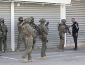 الاحتلال يعتقل فلسطيني