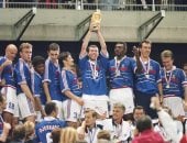 زيدان يحمل كأس العالم 1998