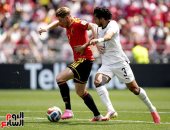 محمد هاني مع لاعب بلجيكا