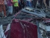 صور حادث لسقوط تريلا على سيارة ملاكي بالوراق