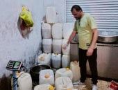 ضبط 240 كجم زيت طعام مجهول المصدر بمركز سيدي سالم