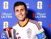 رودري لاعب وسط اسبانيا