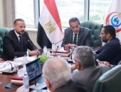 وزير الصحة والسكان يستقبل الأمين العام لمؤسسة الجارحي 