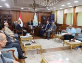محافظ كفر الشيخ يجتمع بأعضاء مجلسي النواب والشيوخ لحل مشكلات الدوائر