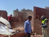 إزالة غرف مخالفة بالدور السادس لعقار فى حى العجوزة