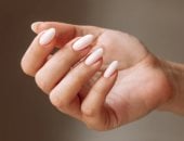 حظر الأظافر الجل