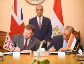 وزير الخارجية يستقبل وزير الدولة البريطاني للشرق الأوسط