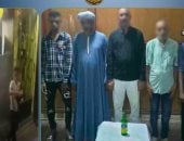 ضبط المتهمين ببيع زجاجة مواد كحولية لطفل في الأقصر ..فيديو