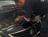 خلال العمل بالسيارات