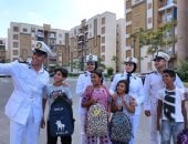 الداخلية توزع حقائب مدرسية مجانية على الطلاب 