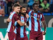محمد صلاح مع لاعبي طرابزون سبور