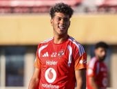 إمام عاشور لاعب الأهلى