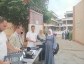 استقبال طلاب المدارس فى أول يوم دراسى بالمنوفية