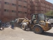 رفع كفاءة النظافة بمحيط المدارس 