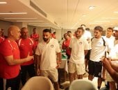حسام حسن مع لاعبي منتخب مصر 