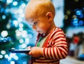 آبل تعزز حماية الأطفال على آيفون وآيباد 