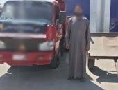 ضبط سائق سيارة نقل بالشرقية حمَّل أسياخ حديد بشكل يهدد حياة المواطنين