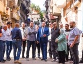 محافظ الإسكندرية يتابع إزالة أجزاء من العقار المائل بمنطقة لامبروزو