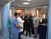 رئيس هيئة التأمين الصحى يتابع جاهزية مستشفى المقطم