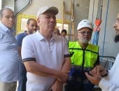 نائب رئيس الشركة القابضة لمياه الشرب والصرف الصحى يتفقد مشروعات حياة كريمة