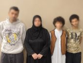 المتهمون عقب ضبطهم