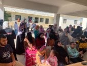مترددون على القافلة المجانية بقرية بمركز قلين بكفر الشيخ