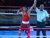 النجم المصري عمر العوضي بطل منتخبنا الوطني للملاكمة