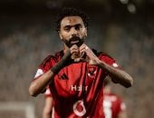 حسين الشحات لاعب الأهلى 