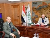 محافظ الفيوم يستقبل مدير مديرية العمل الجديد