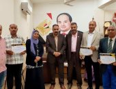 وكيل تعليم الأقصر يكرّم المدارس المشاركة في احتفالية اليوم العالمي للسياحة