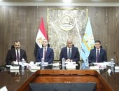 محافظ كفر الشيخ يناقش عدد من القرارات