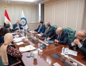 وزير البترول يتابع خطط تأمين احتياجات السوق 