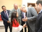 وزير الطيران يستقبل بطلة «تحدي القراءة العربي»