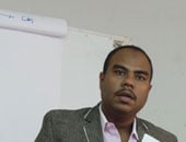 الدكتور محمود عنبر أستاذ الاقتصاد