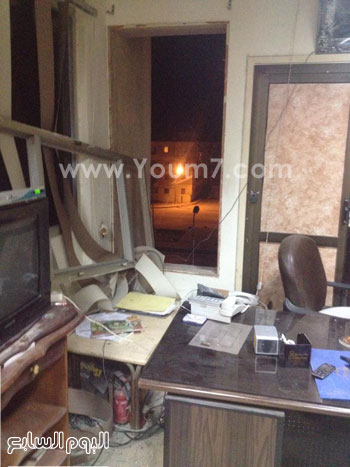 آثار التفجيرات فى مكاتب ضباط إدارة البحث الجنائى بمديرية أمن شمال سيناء