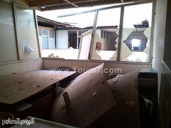 	آثار التفجيرات فى مكاتب ضباط إدارة البحث الجنائى بمديرية أمن شمال سيناء