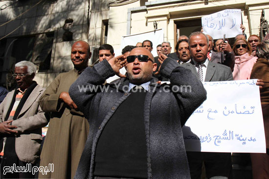 	المحامون يؤدون صلاة الغائب على أرواح شهداء سيناء.