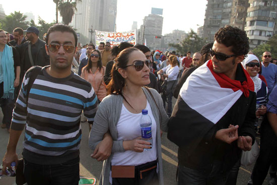 شريهان مع خالد النبوي في مسيرة مصطفى محمود أيام ثورة يناير