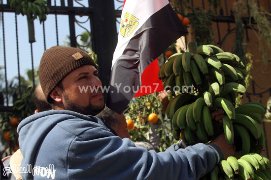 وقفة الفلاحين أمام وزارة الزراعة بعد تجريف أراضيهم وإلحاق الخسائر بهم 