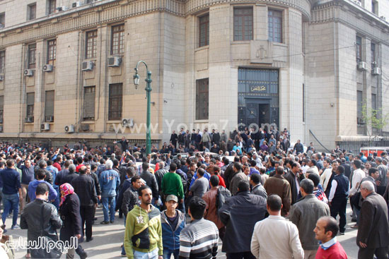 اصطفاف قوات الأمن أمام دار القضاء العالى 