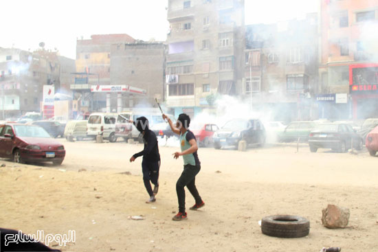  مواجهات بين أنصار الإخوان والشرطة أثناء محاولة تفريقهم