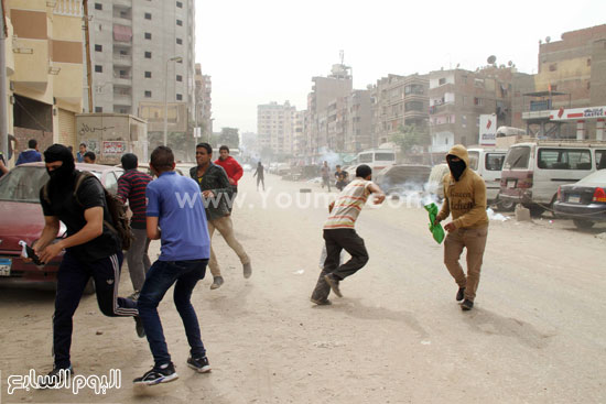  مواجهات بين أنصار الإخوان والشرطة أثناء محاولة تفريقهم