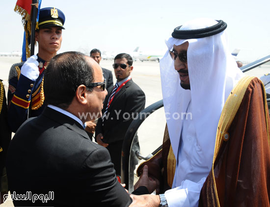 الرئيس السيسى يستقبل العاهل السعودى بمطار شرم الشيخ