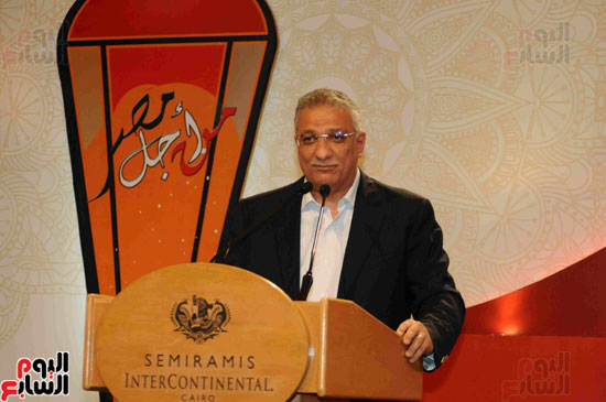 أحمد زكى بدر وزير التنمية المحلية خلال سحور مبادرة شباب من أجل مصر 