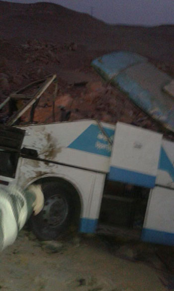  انقلاب أتوبيس على الطريق الصحراوى  (3)